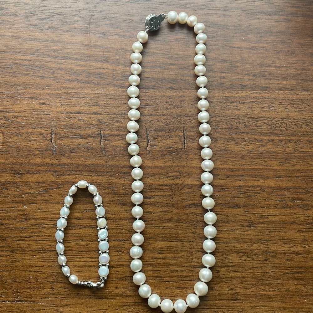 Mother of Pearl Necklace & bracelet